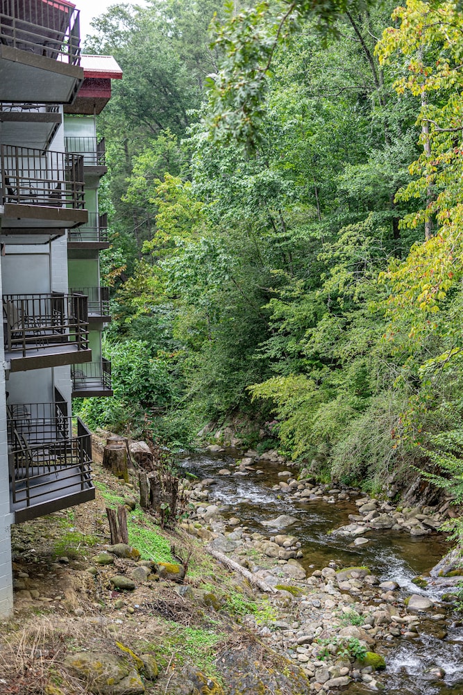 Bear Creek Inn Gatlinburg 25/41