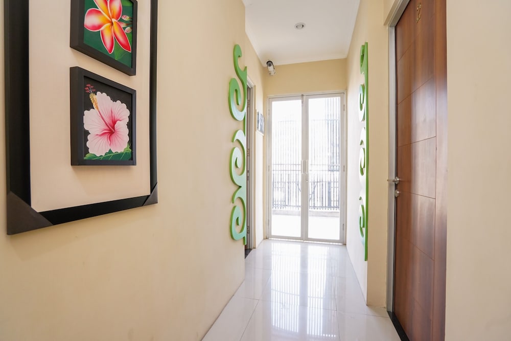 Hotel O Surabaya near Surabaya Town Square formerly Kupang Gunung Residence 53/60