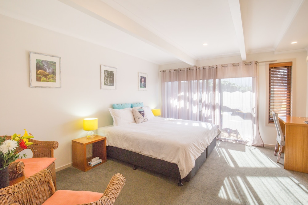 Sandpiper Motel 21/50