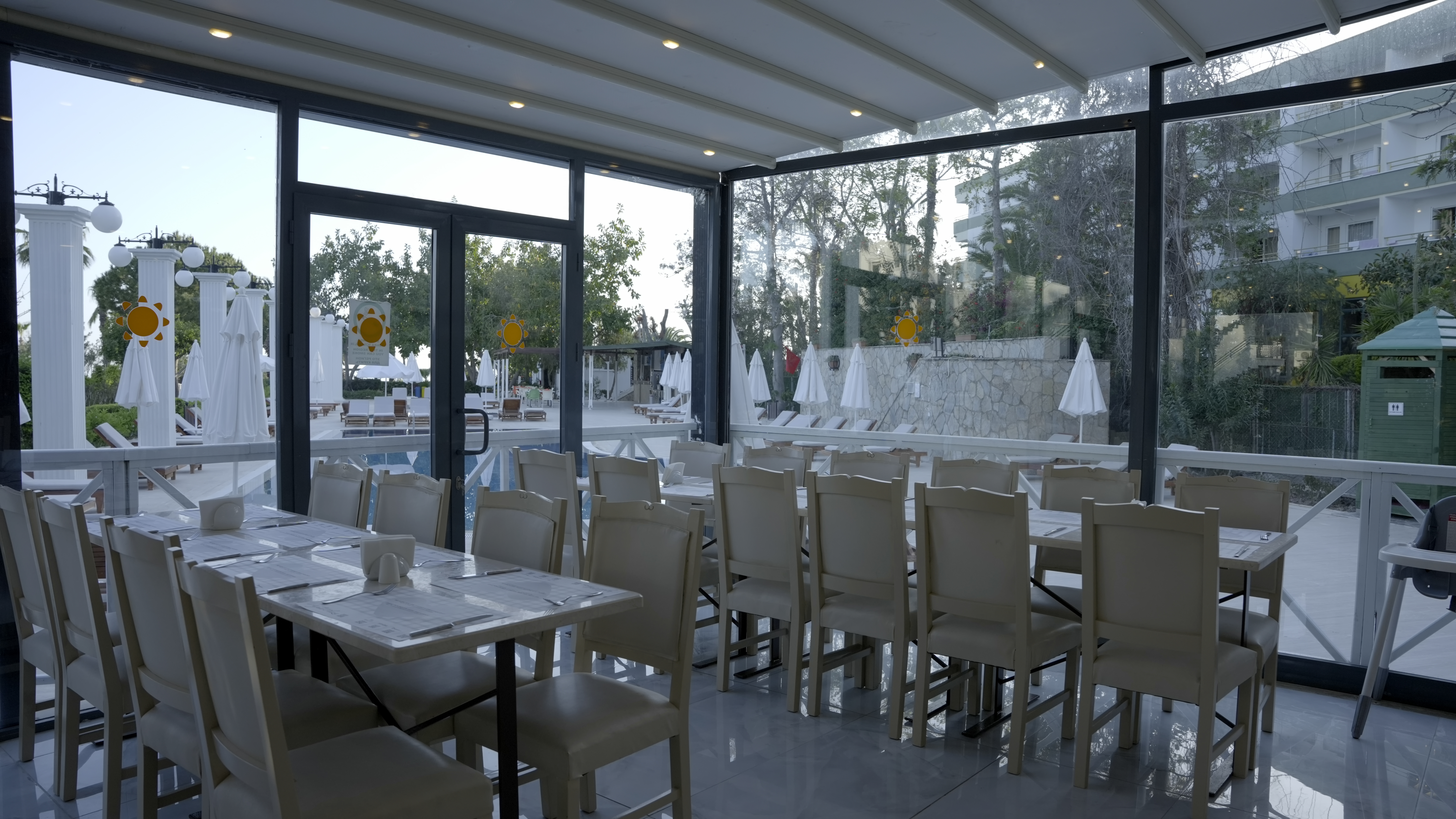 Club Aqua Plaza Hotel 37/50