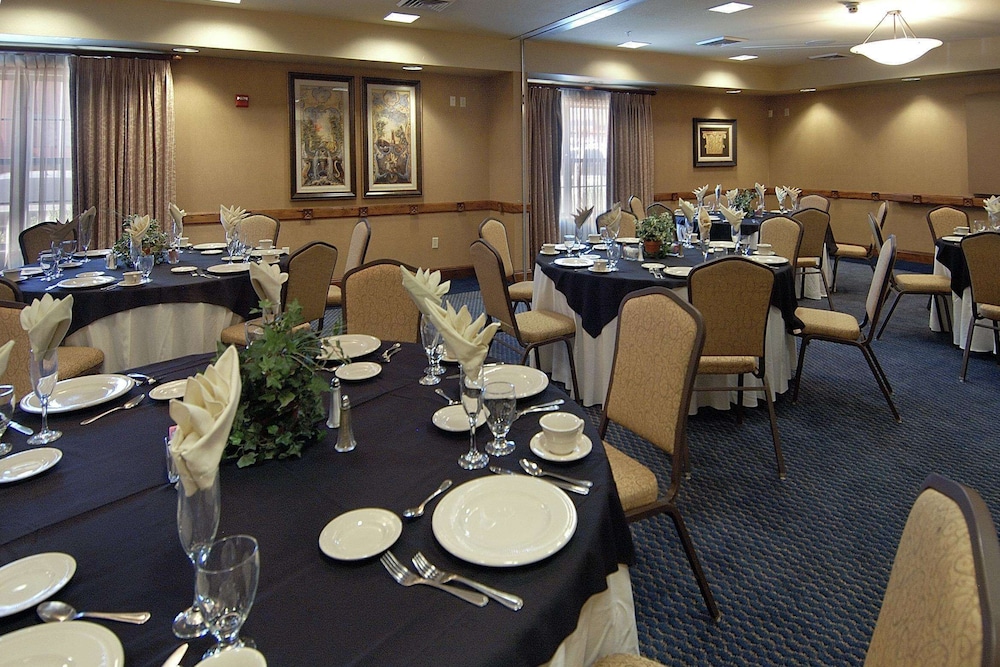 Hilton Garden Inn Phoenix Airport 43/53