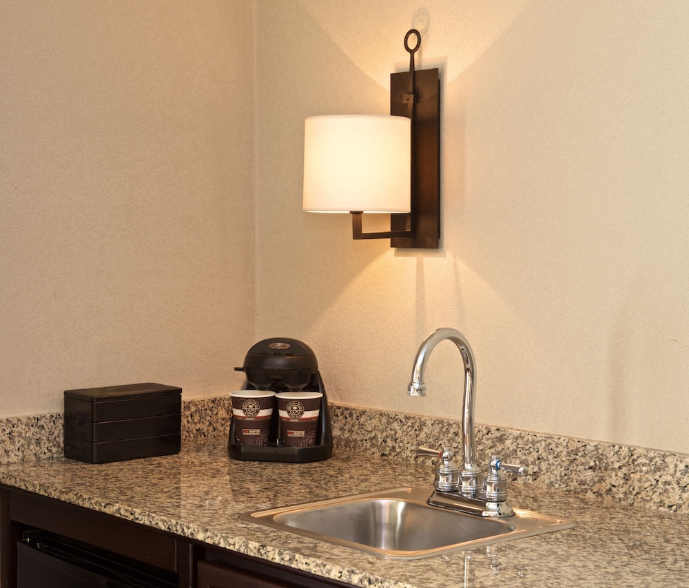 EMBASSY SUITES FLAGSTAFF photo2