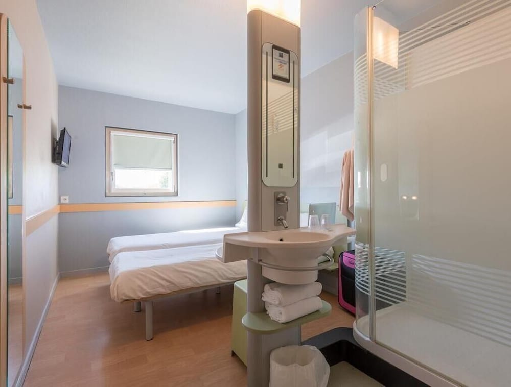 Ibis Budget Amberieu En Bugey Chateau Gaillard 36/36