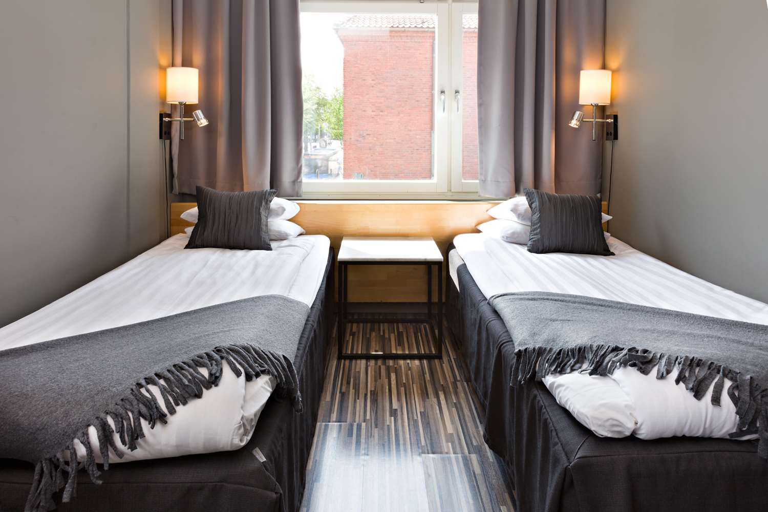 Standard, Twin Beds