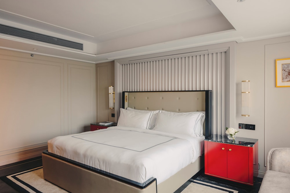 Fairmont Gold, Deluxe, Suite, King Bed, Lounge Access