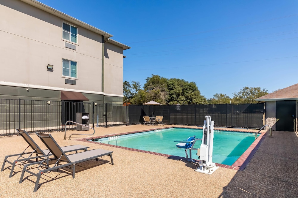 Quality Inn & Suites - Marlin 47/56