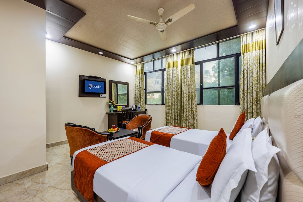 Amar Inn 27/57