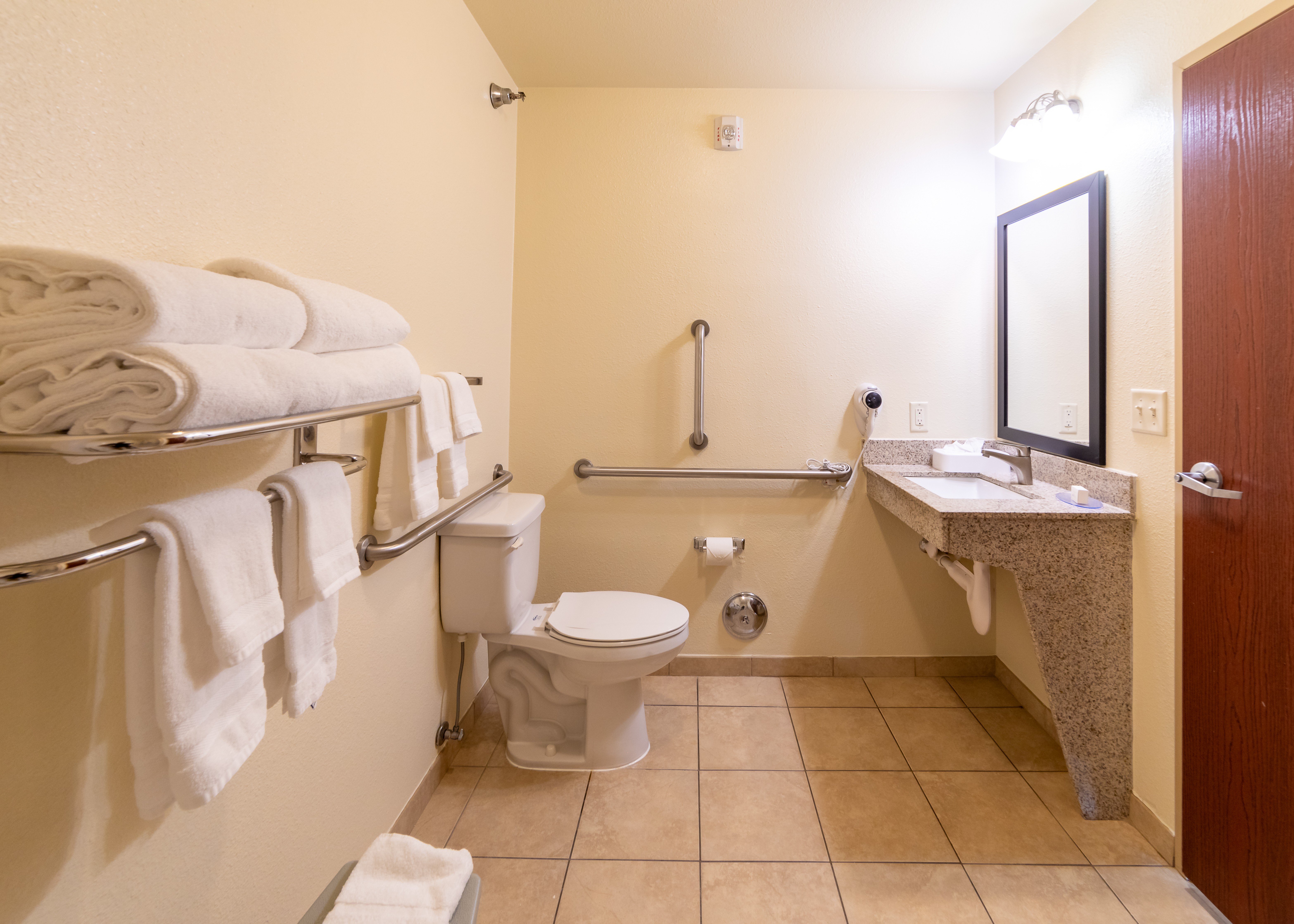 Cobblestone Inn Suites Eaton Co 65/72