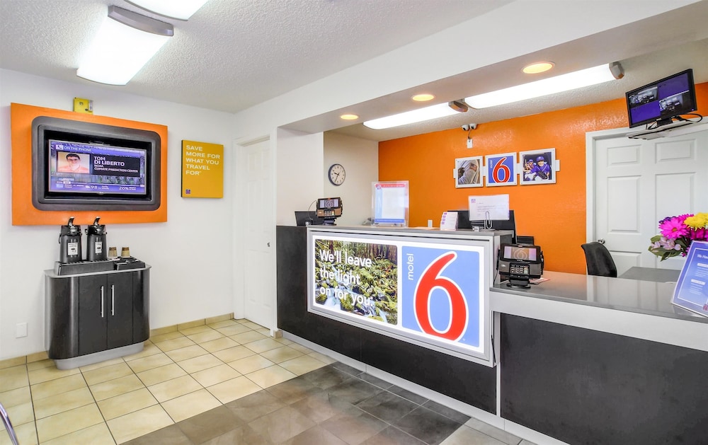 Motel6 Medford, OR - North 14/52