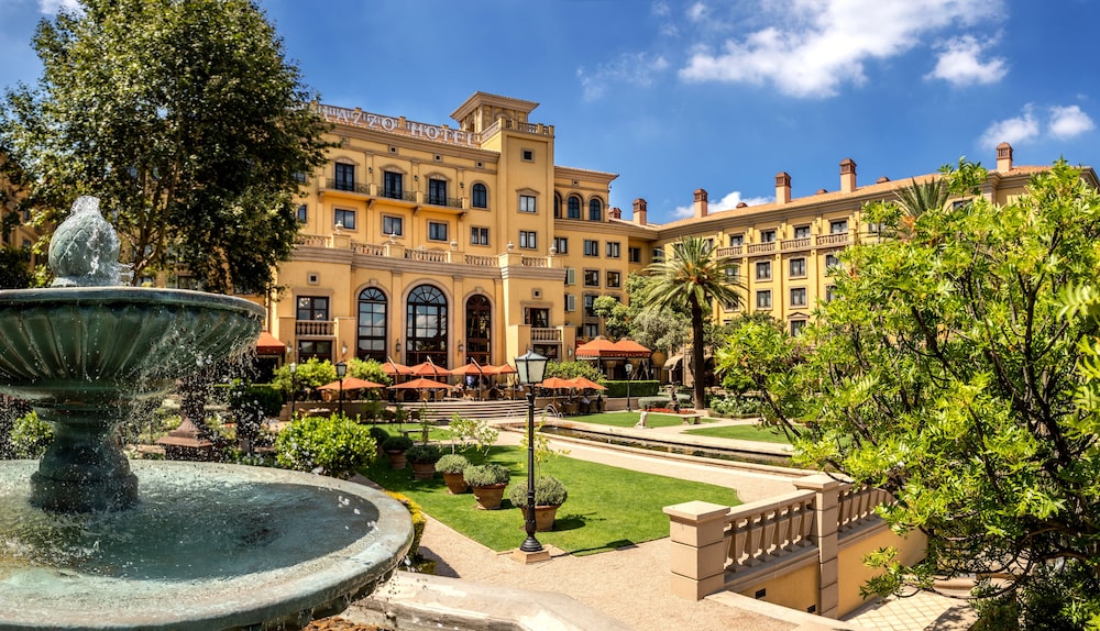 Palazzo Hotel At Montecasino 66/69