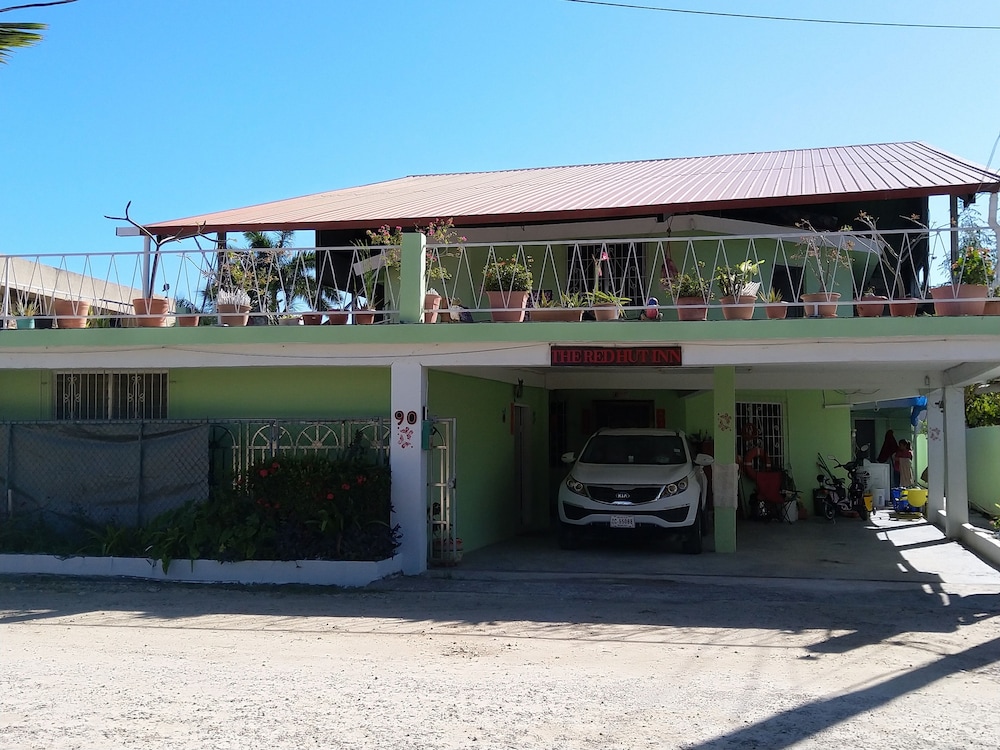 The Red Hut Inn 2/69
