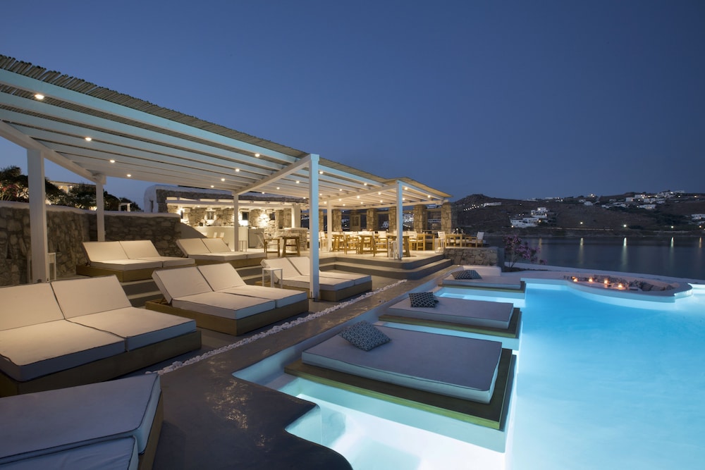 Dreambox Mykonos Suites 32/53