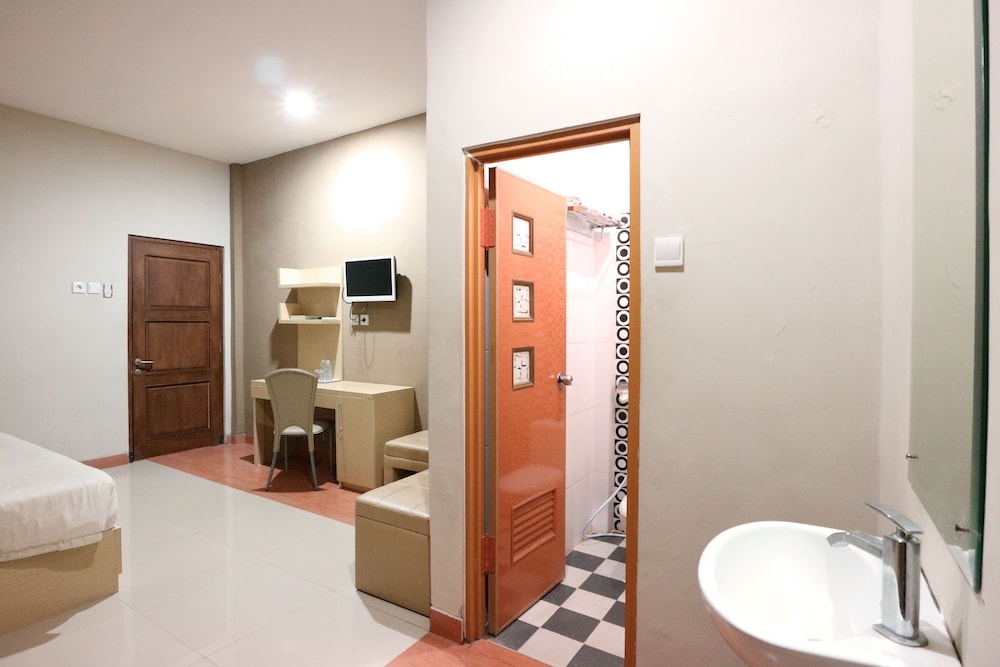 OYO 3726 Tembok Batu Residence 42/68