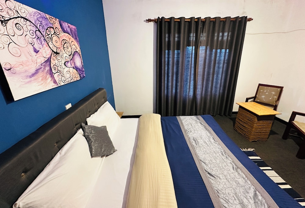 ROOM, DOUBLE BED, MOUNTAIN VIEW, PRIVATE BATHROOM