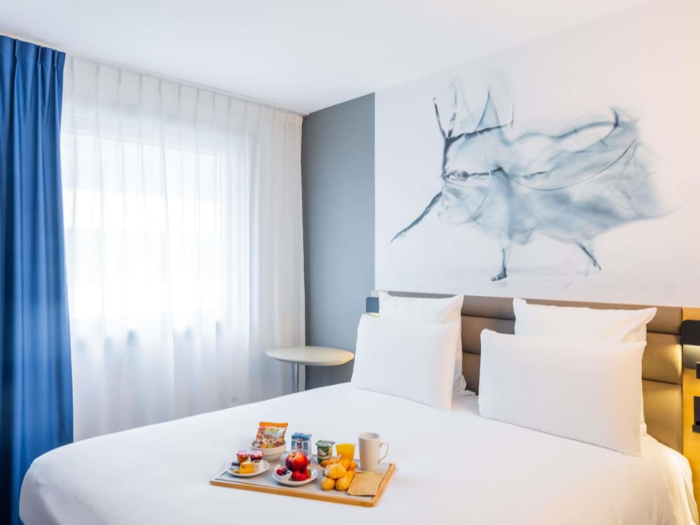 Mercure Paris Massy Gare TGV 22/76
