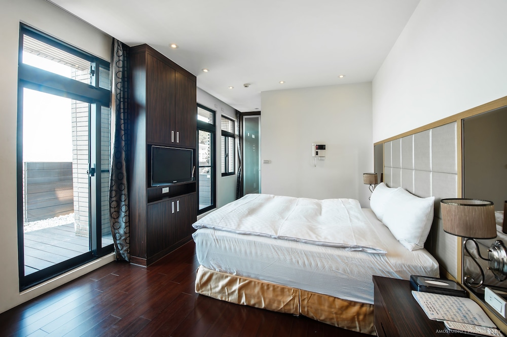 CH Service Apartment 13/48