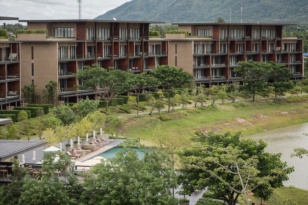 Atta Lakeside Resort Suite 3/81