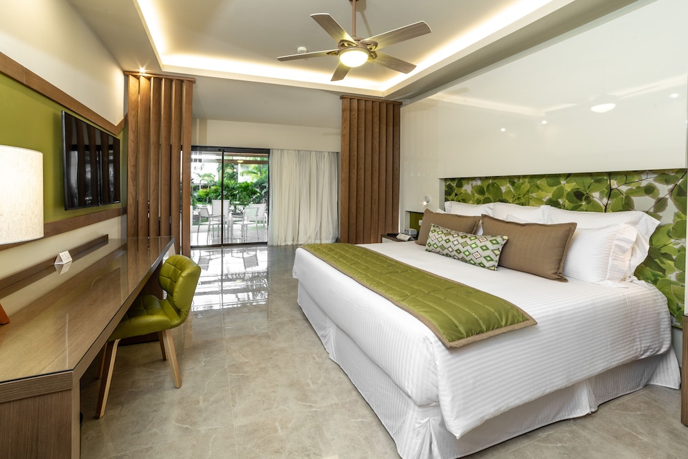 Premium, Junior Suite, King Bed, Tropical View، Dreams Onyx Resort And Spa Punta Cana 2/4
