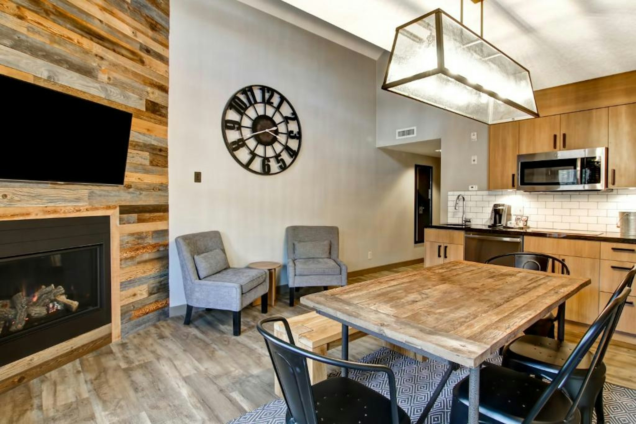 Canalta Lodge Banff 20/24