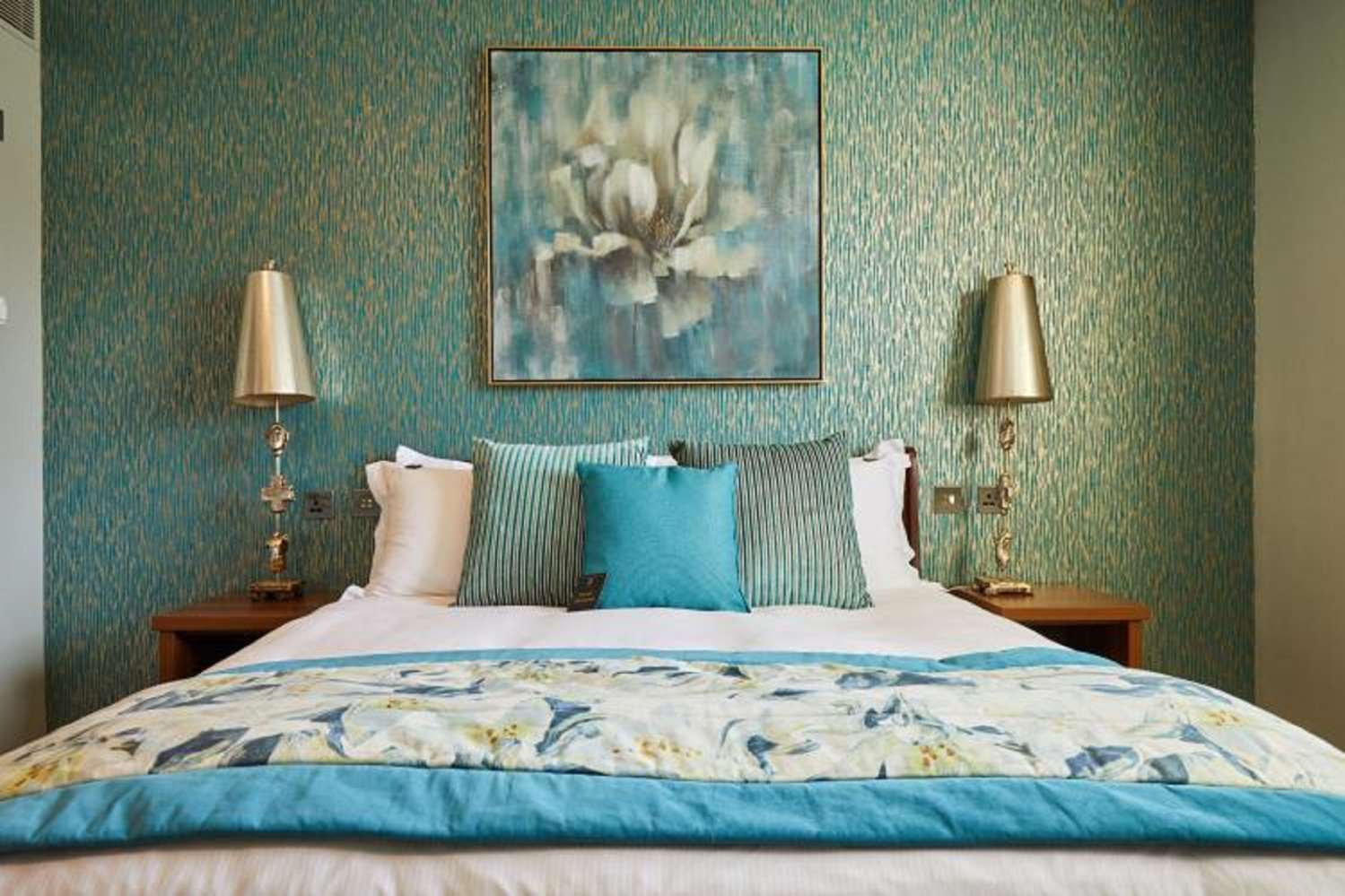 Woughton House Hotel, WorldHotels Distinctive 8/22