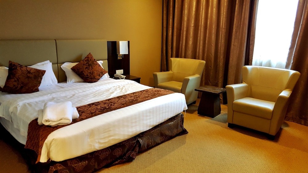 EXECUTIVE, KING BED, CITY VIEW