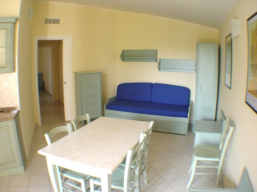 Palm Village 19/69