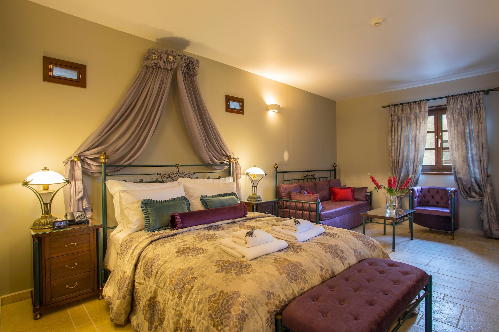 غرفة بريميوم بسرير مزدوج مع أريكة، MYSTRAS GRAND PALACE RESORT & SPA 6/10