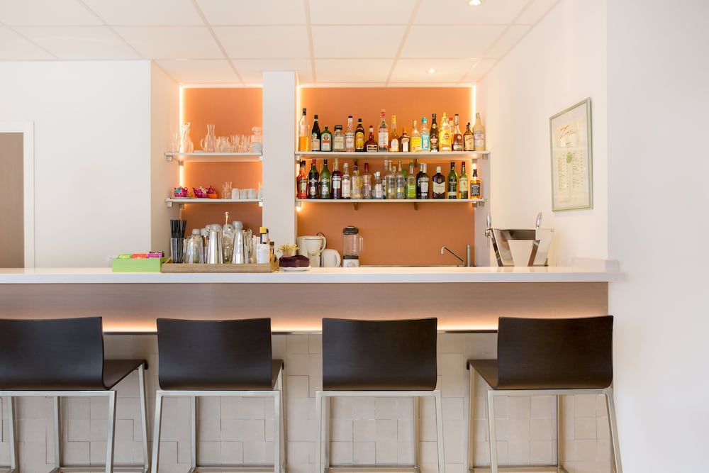 Le Club Mougins 32/50