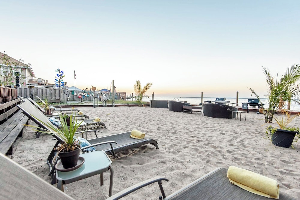 The Palms Hotel Fire Island 45/50