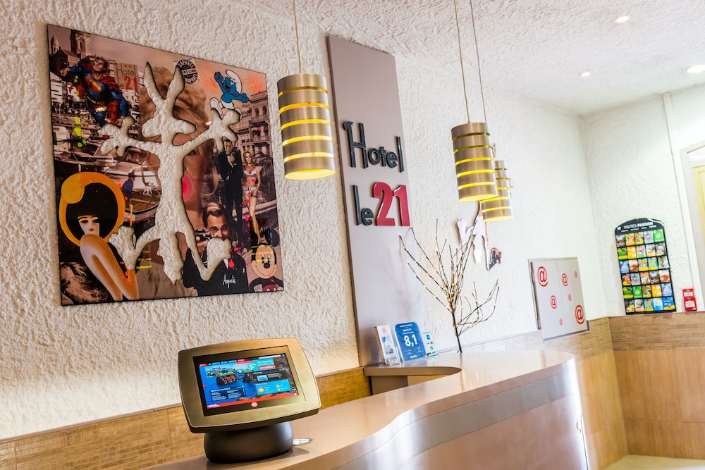 Le 21 Hotel 8/47
