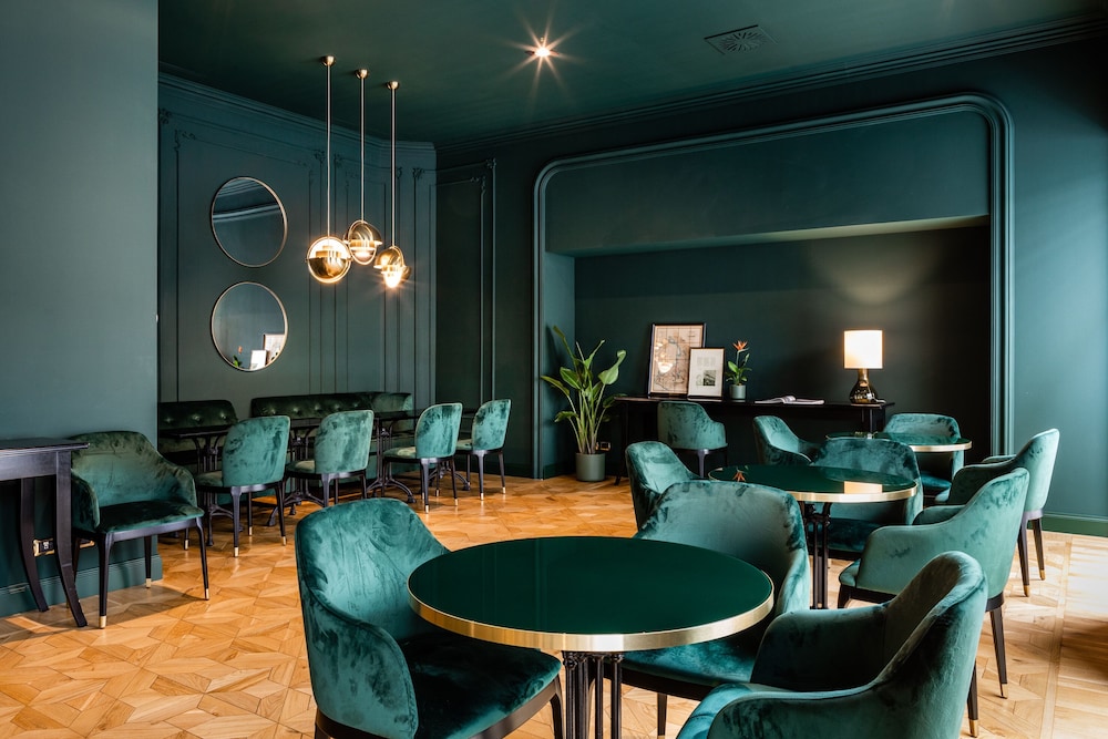 Continentale Hotel 54/66