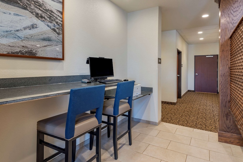 Comfort Suites Broomfield-Boulder/Interlocken 24/33