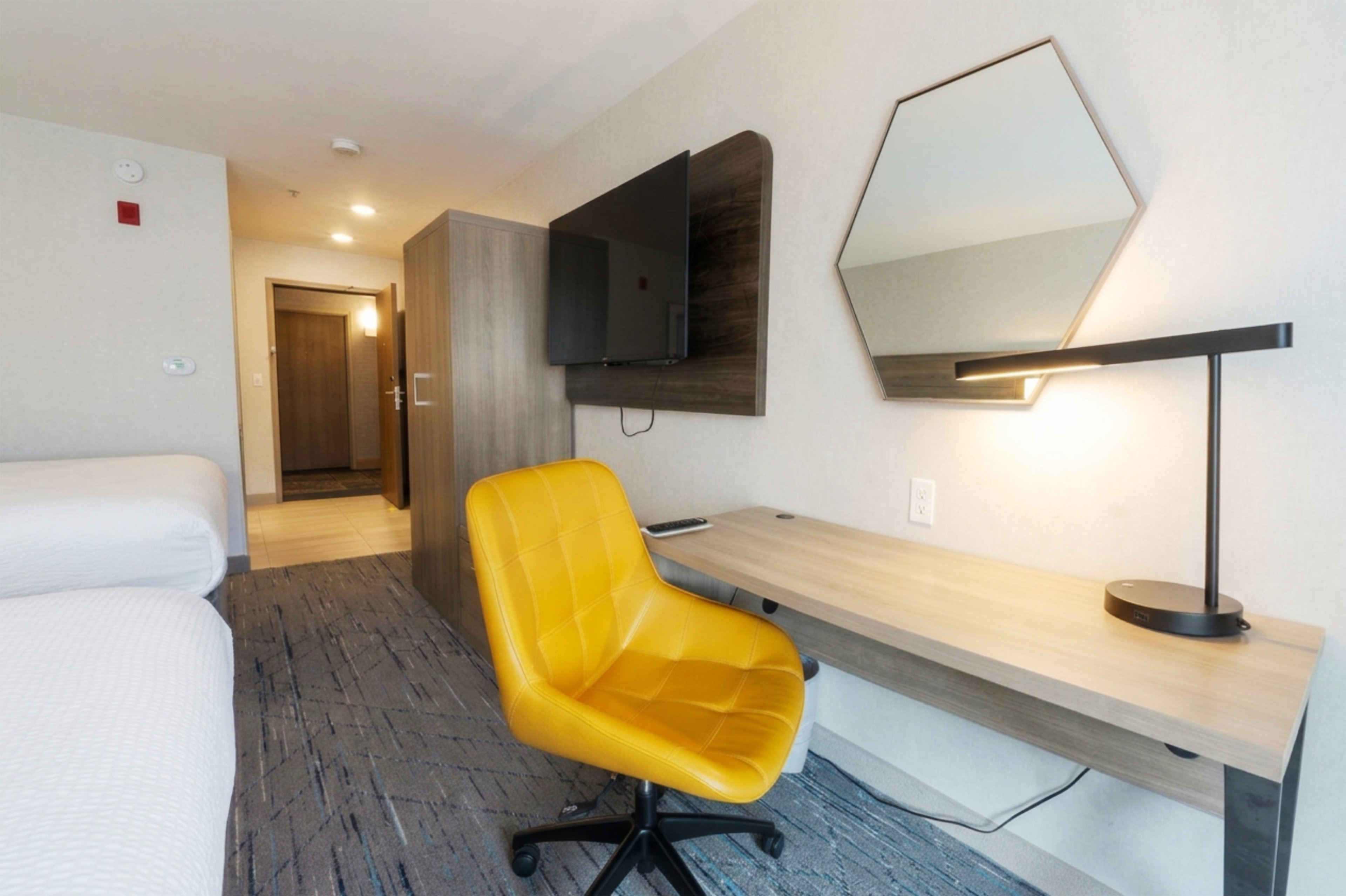 Holiday Inn Express Bothell 40/50