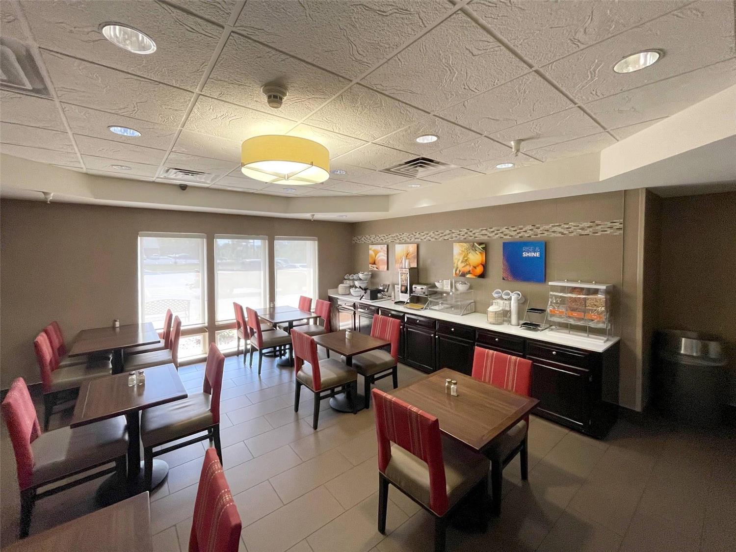 restaurant cafeteria