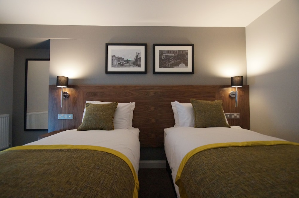 New Park Hotel 30/50