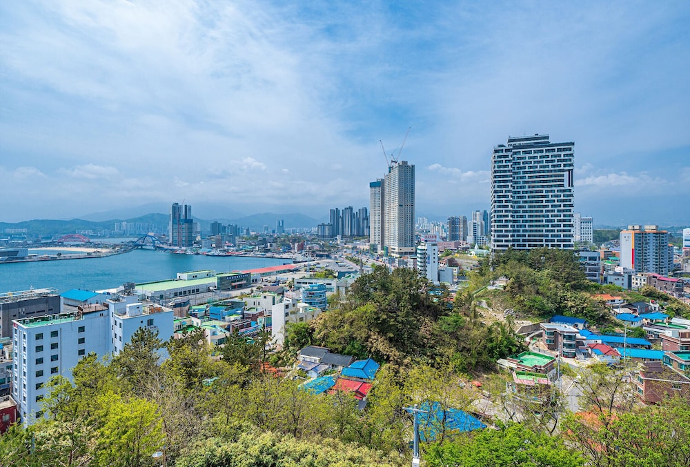 Sokcho I Park Suite Hotel and Resort 43/46