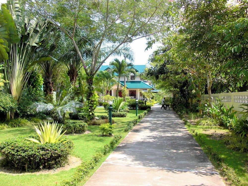 Ekman Garden Resort Nakhon Si Thammarat 32/50