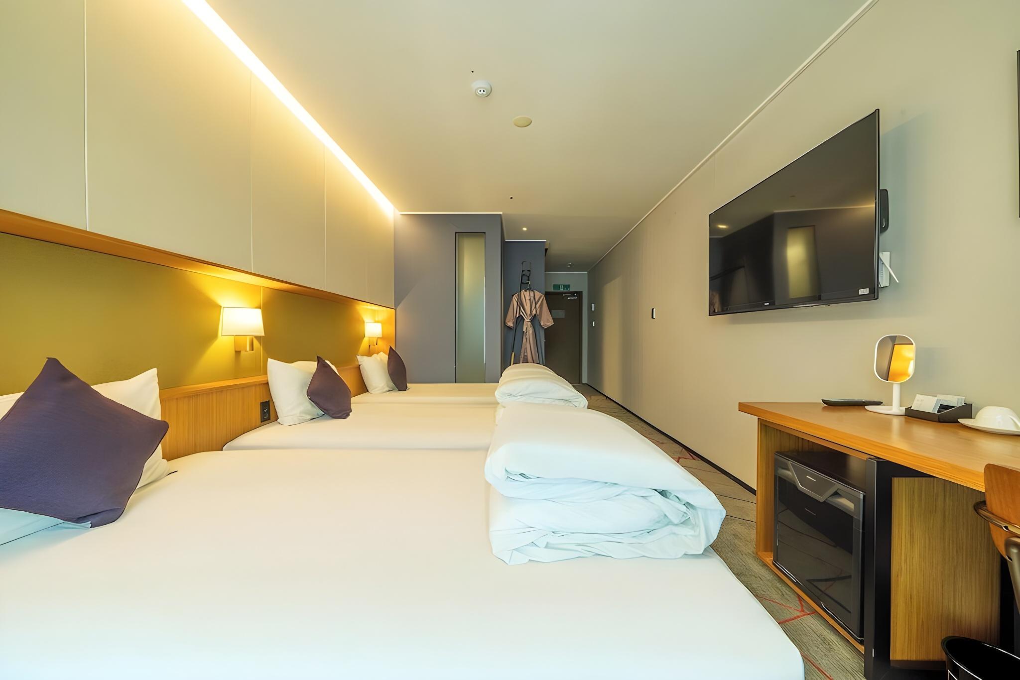 Room, Triple, Single