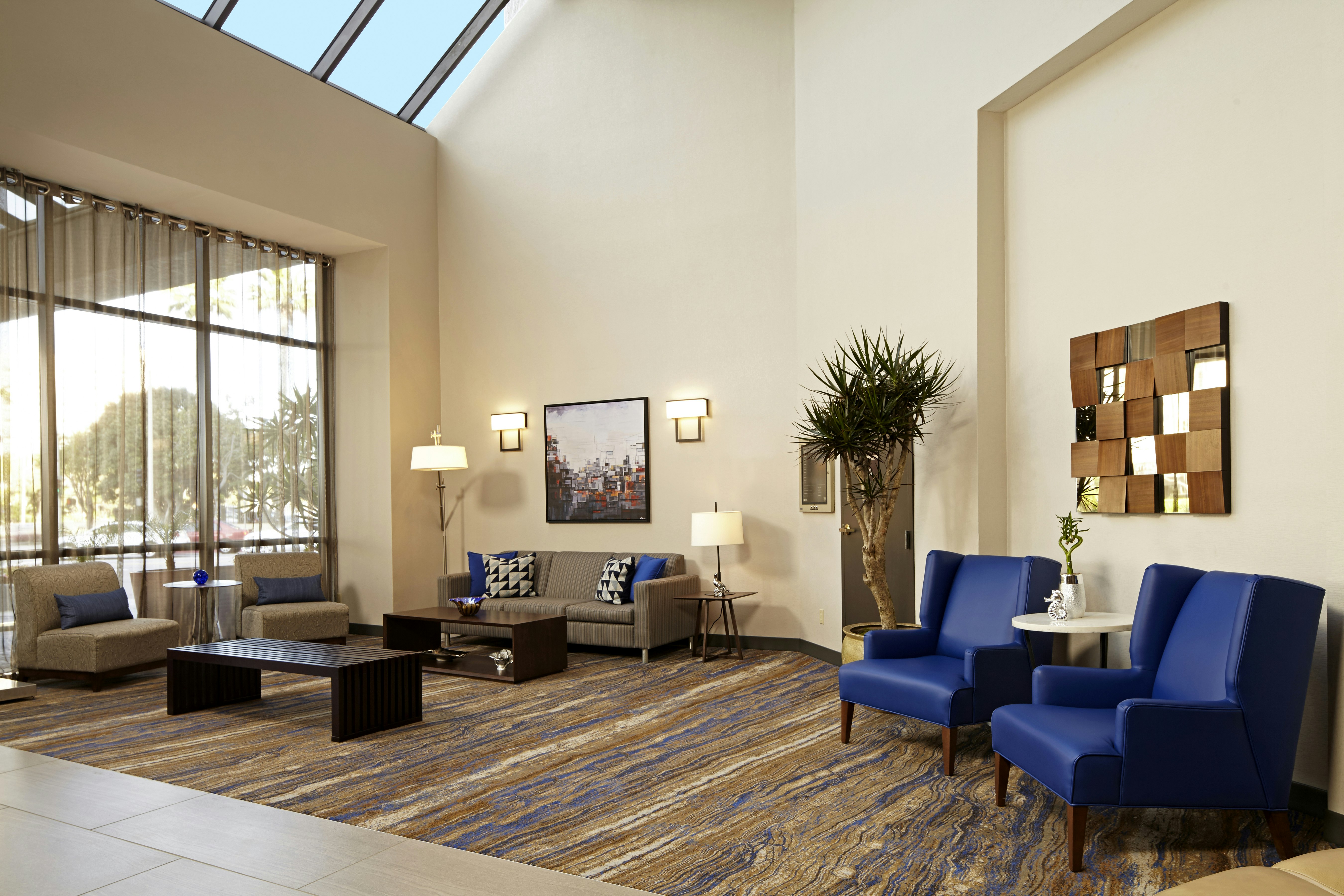 Embassy Suites by Hilton Los Angeles International Airport North 43/74
