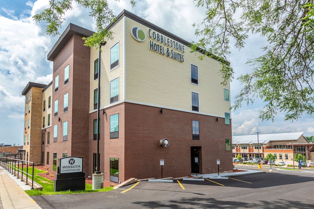 Cobblestone Hotel & Suites - Hartford 3/57