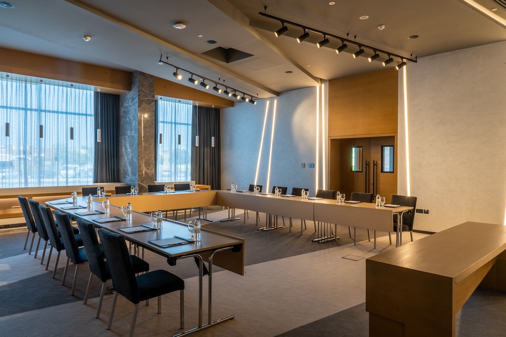 Al Khoory Courtyard Hotel — 6