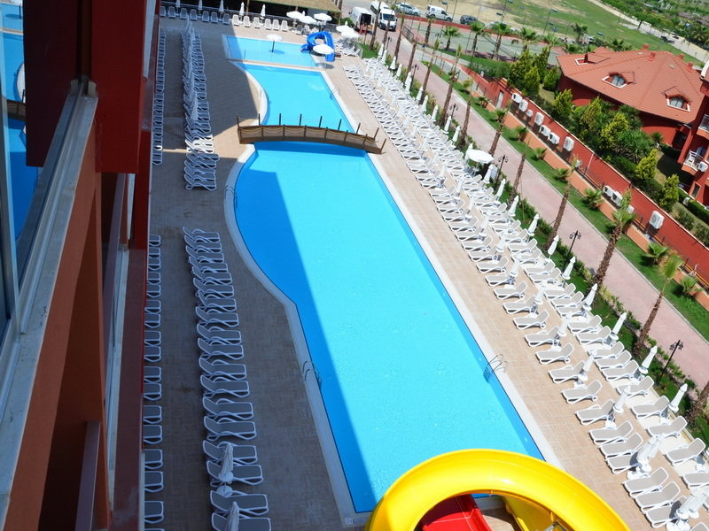 Club Side Coast Hotel 29/31