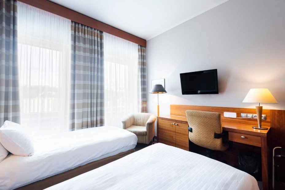 Room, Triple