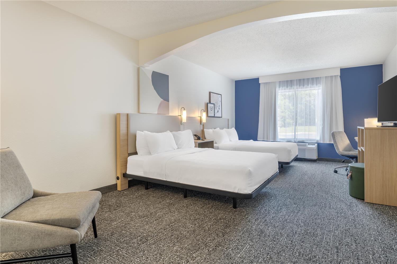 Spark by Hilton La Crosse Onalaska 9/24