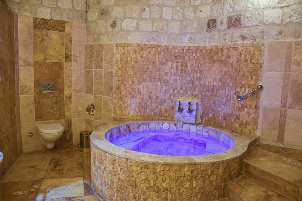Kemerhan Hotel & Cave Suites 24/50