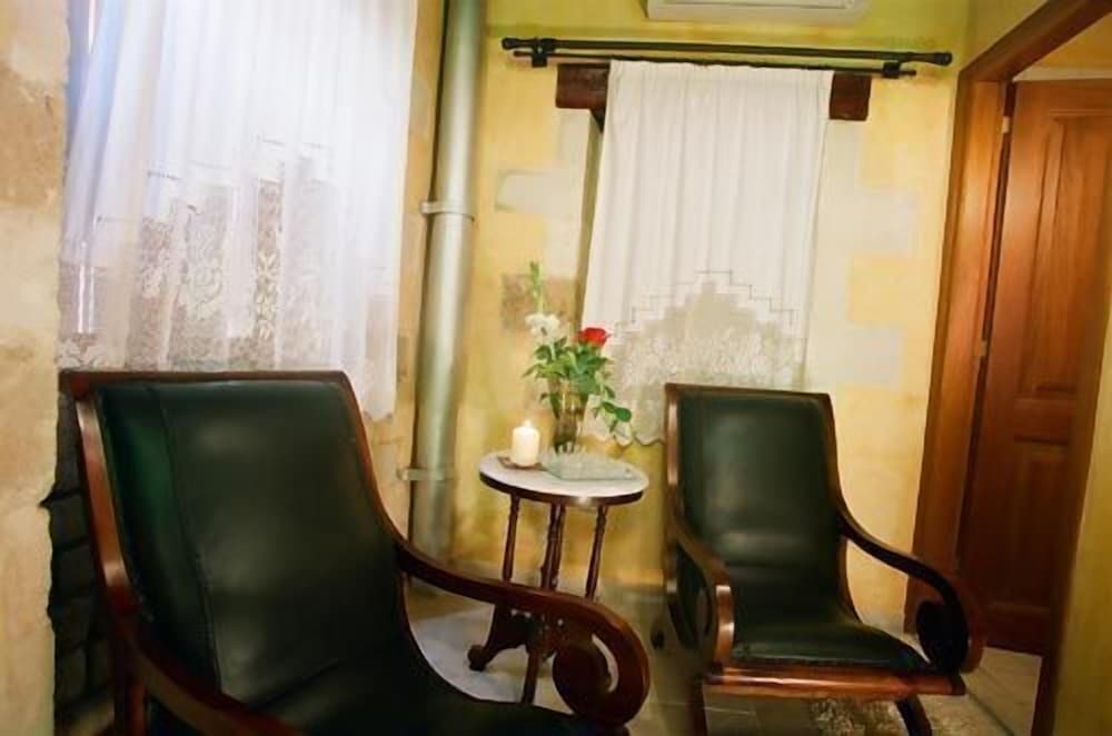 Ifigenia Rooms and Studios 36/38