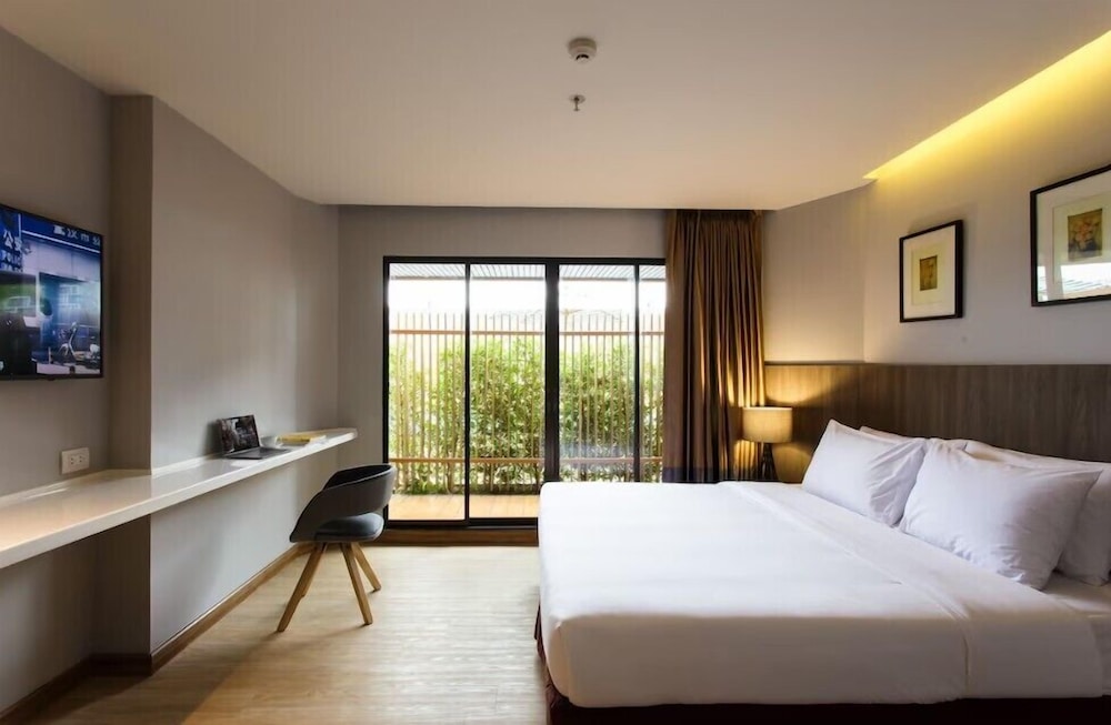 1 Bedroom Deluxe Suite