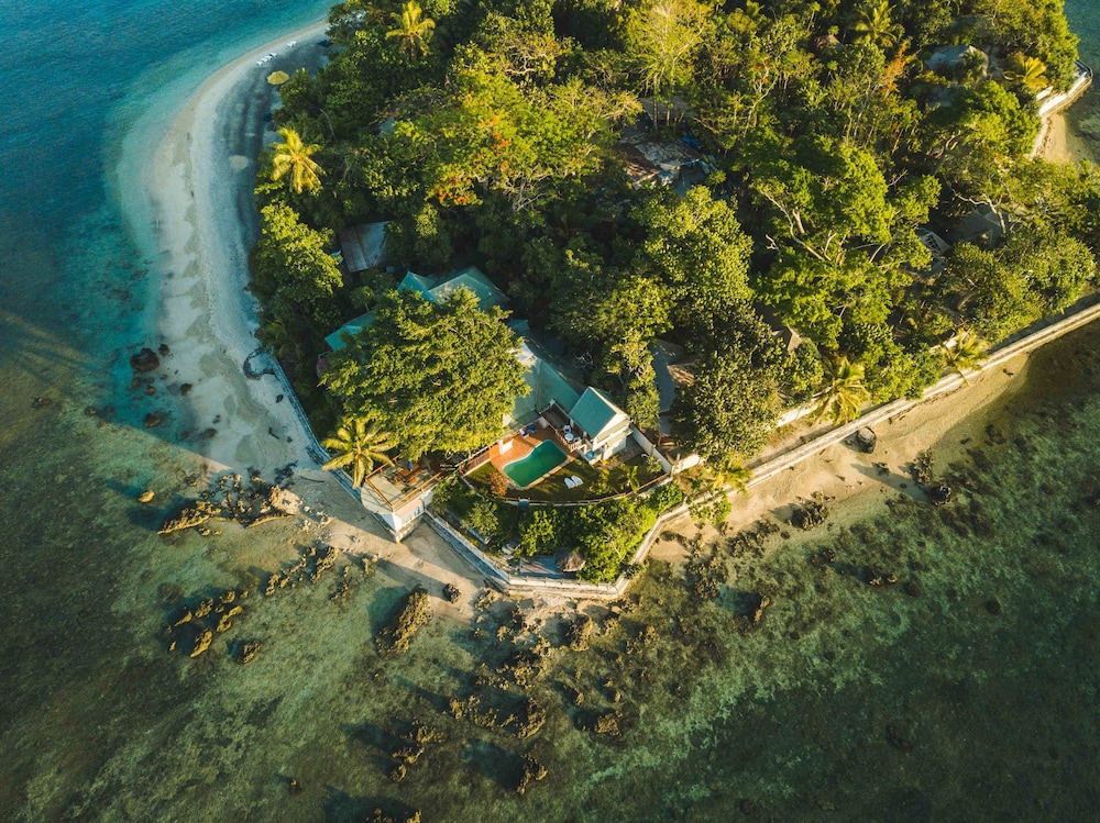 Hideaway Island Resort 6/75