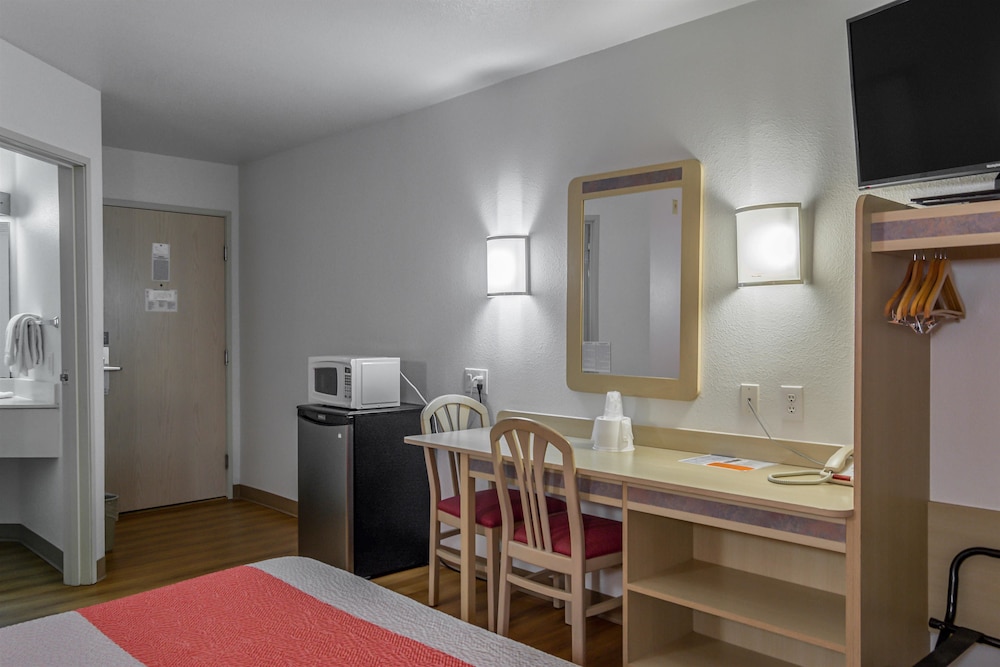 Motel6 Redmond, OR 37/39