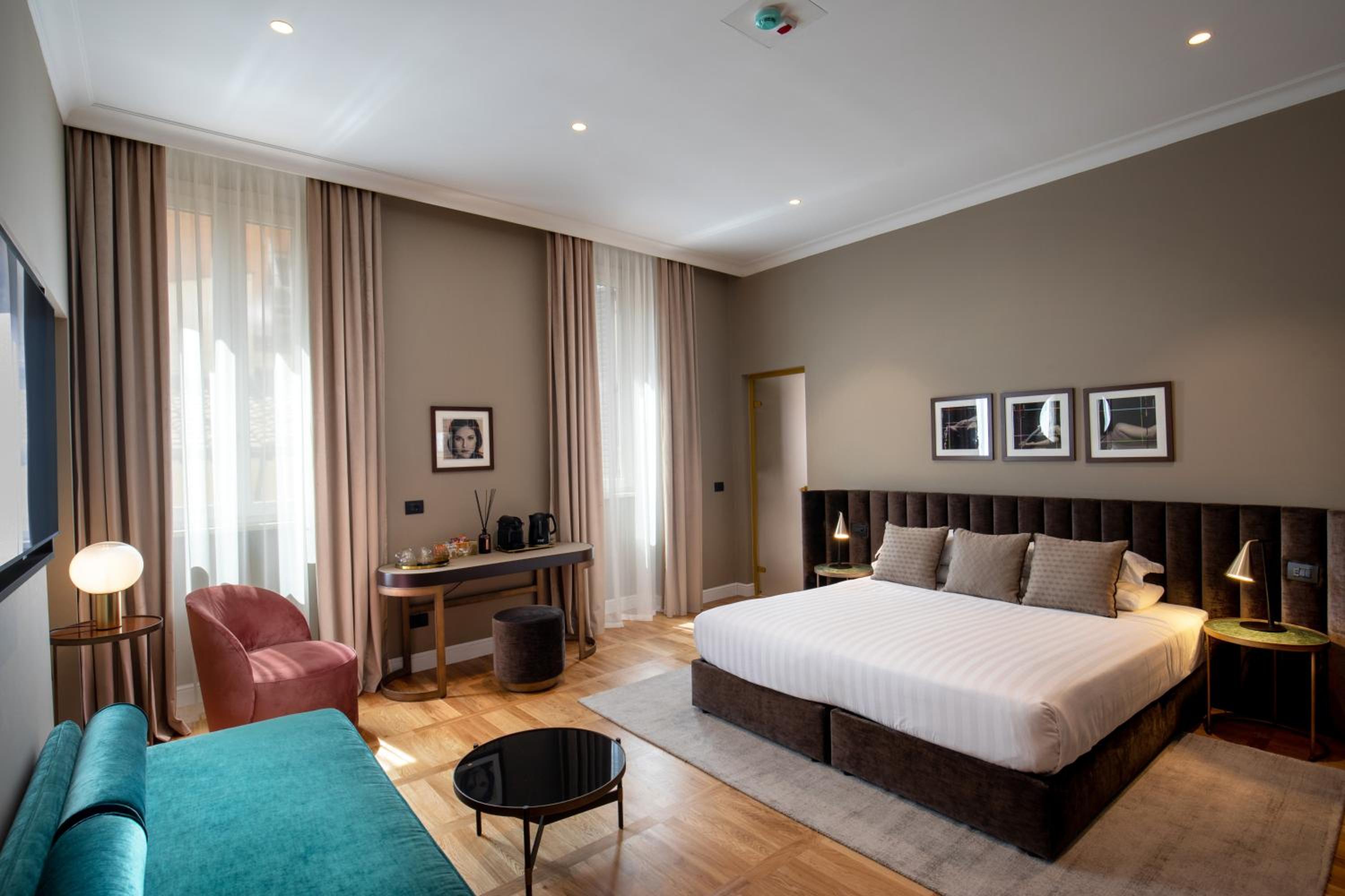 Junior Suite, Via Mario De Fiori 59 a